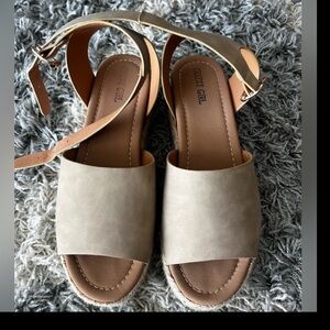 Nude platform sandals